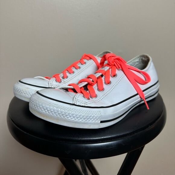 CLEARANCE! White Converse Low Cut Leather Chucks Size Women’s 7 EUC - Picture 1 of 5